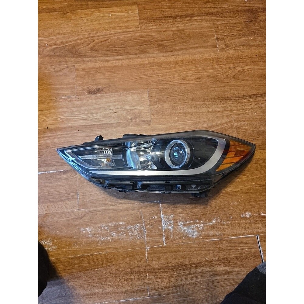 2016 2019 Hyundai Elantra Headlight Halogen Left Driver Side OEM Repairable Tabs